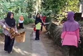 Kerja Bakti Bangkan, Wujudkan Lingkungan Bersih dan Kebersamaan Warga